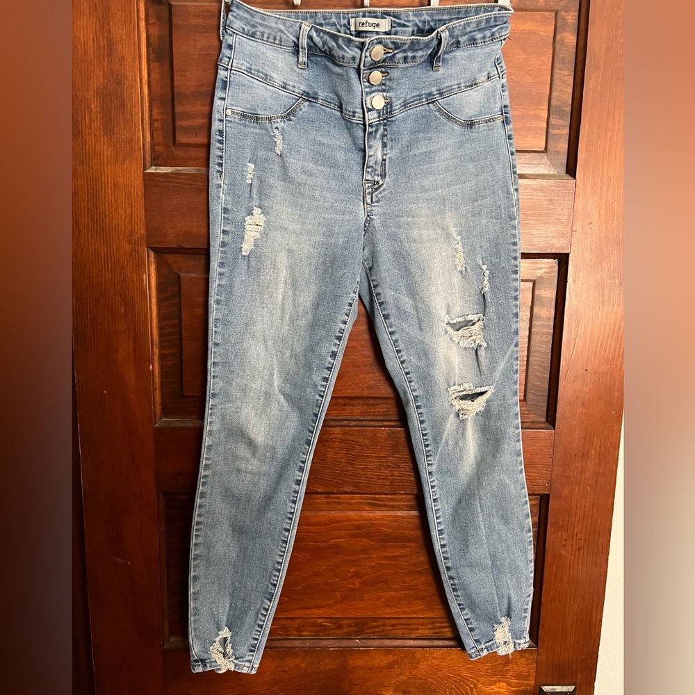 Refuge women’s jeans size 10 skinny Jean